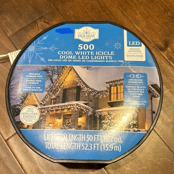 Other - HOLIDAY TIME 500 COOL WHITE ICICLE Dome Indoor/OUTDOOR WHITE WIRE LED LIGHTS